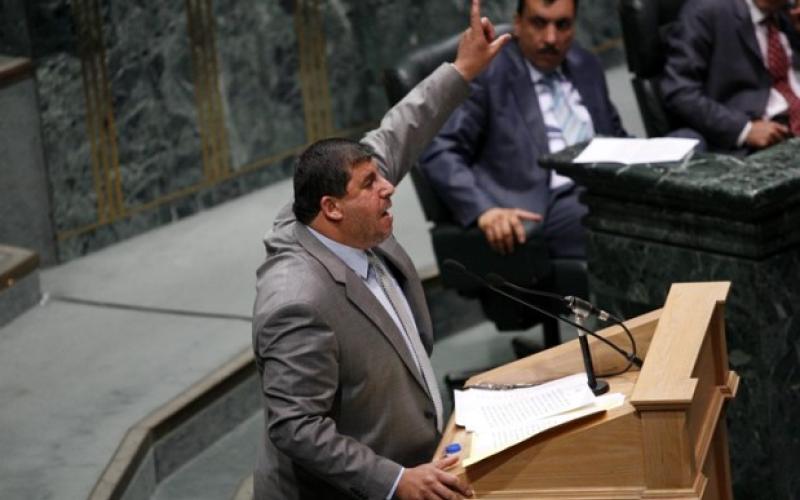 السعود يتهم النسور بتعيين أب وابنه في مناصب عليا