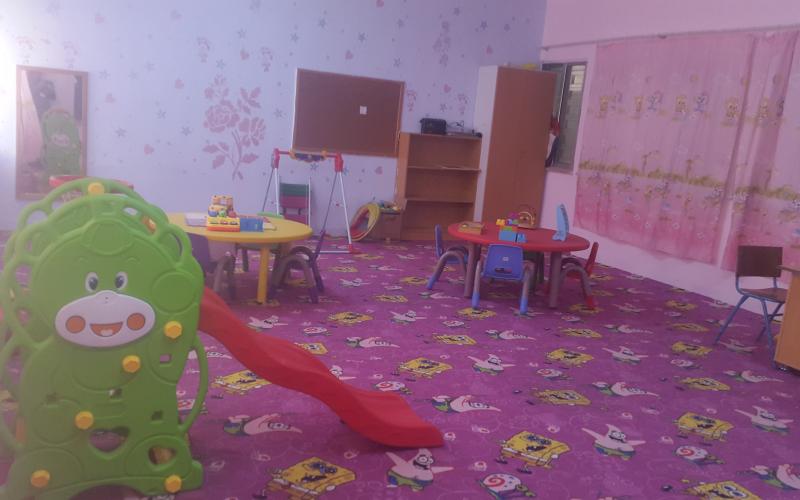 البيروقراطية تعرقل تجربة دمج طلبة الإعاقة الذهنية بمدرسة سمية بالزرقاء