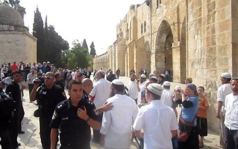 مستوطنون يقتحمون باحات لأقصى