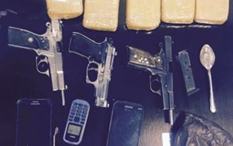 القبض على مشتبه بهما بقضايا مخدرات