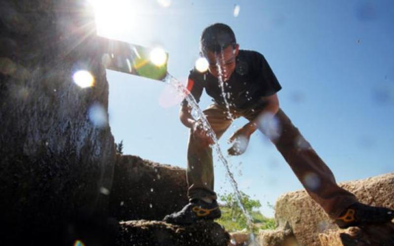 أجواء حارة والحرارة أعلى من المعدل من 6-7 درجات