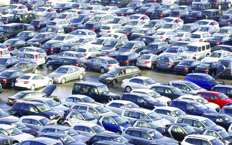 العاملون في تجارة المركبات يقررون التوقف عن العمل