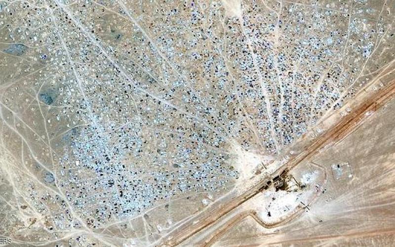 عمال إغاثة: محنة اللاجئين السوريين العالقين تتفاقم مع منع الأردن دخول مساعدات