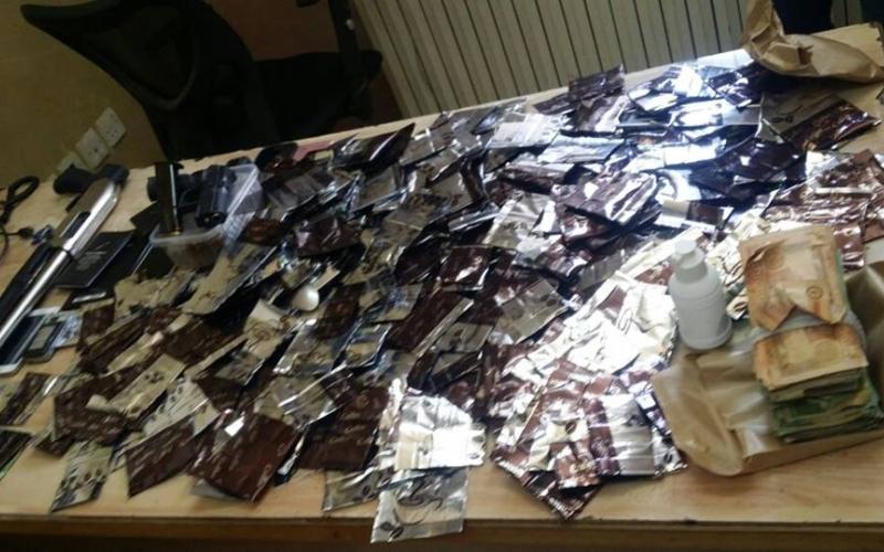 القبض على 9 في "جبل التاج" بتهم ترويج واتجار بالمخدرات