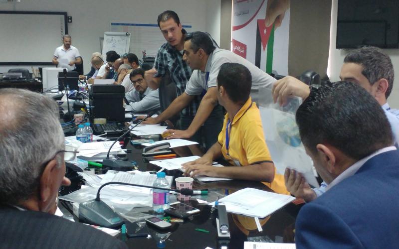 القوائم الانتخابية... صعوبات أثقلها على المرأة