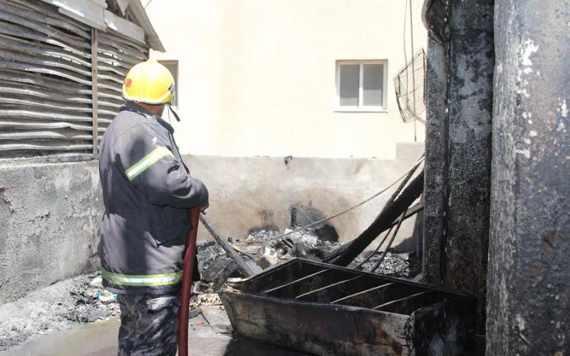 إخماد حريق بمحل دهانات في البيادر