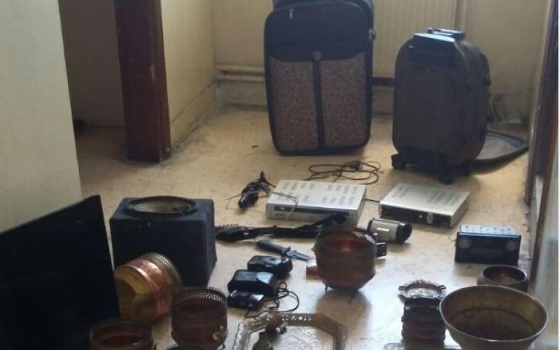 القبض على مشتبه بهم بقضايا سرقات وسلب في إربد وجرش