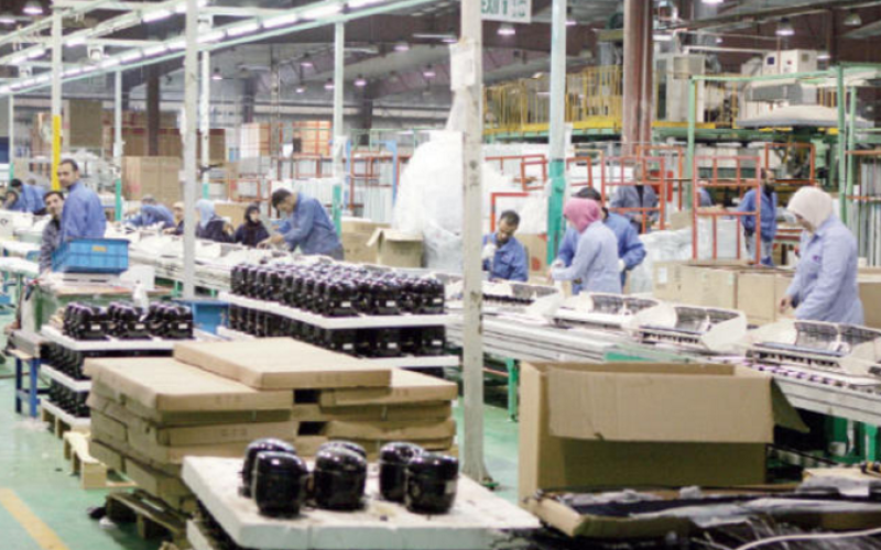العاملون في المناطق الصناعية المؤهلة.. "دائرة الانتهاكات على حالها"