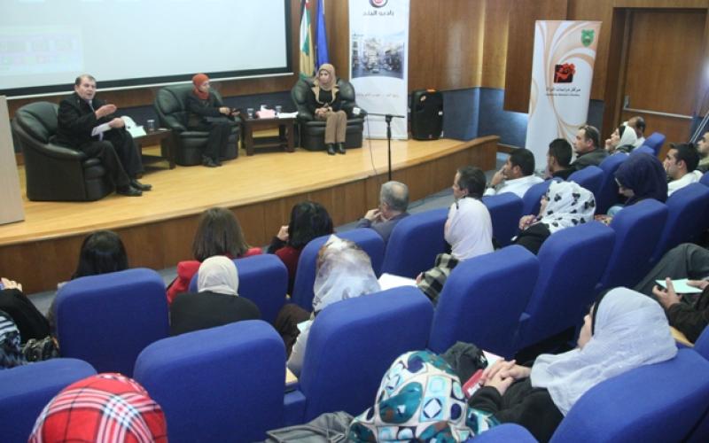 مناظرة انتخابية لراديو البلد بين عدد من مرشحي قوائم الأولى في اربد