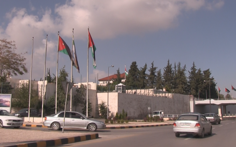 الحكومة تبدأ إعداد خطة الاستجابة للأزمة السورية