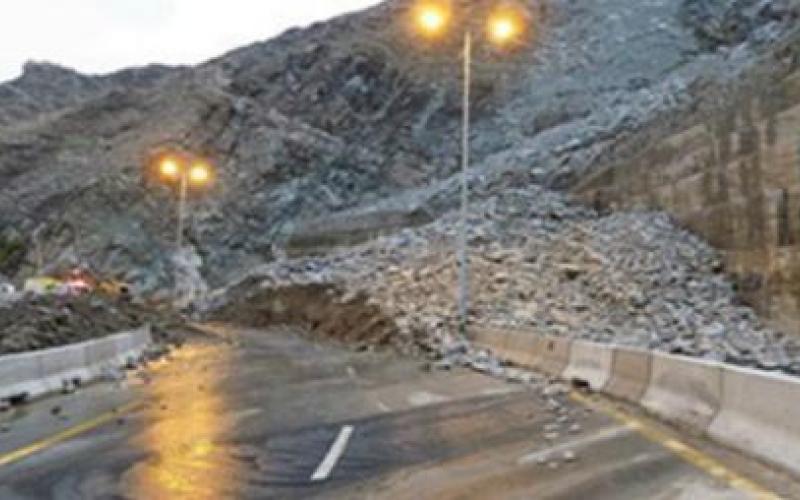 انهيار جبلي في علجون