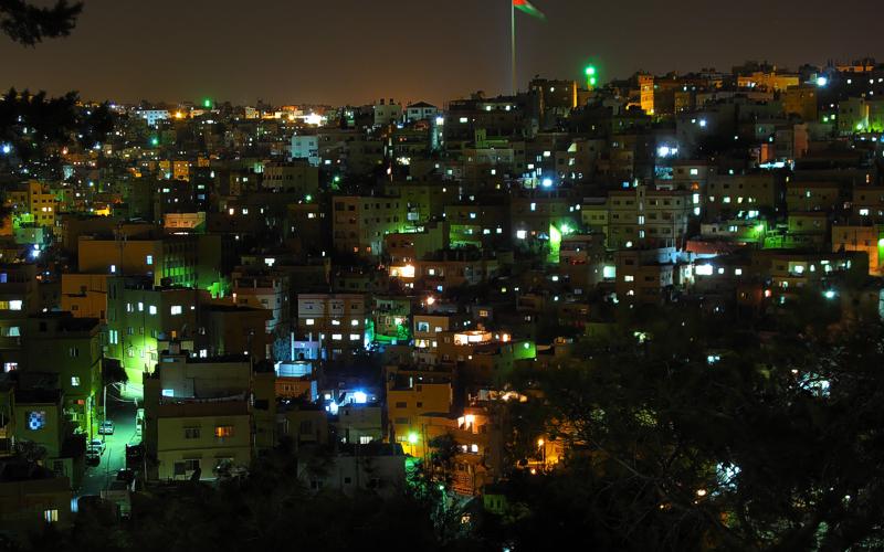 ارتفاع على درجات الحرارة وأجواء معتدلة ليلاً