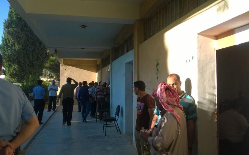 قطع الإنترنت عن مركزي اقتراع في الموقر والبلقاء بعد اعتداء عليهما