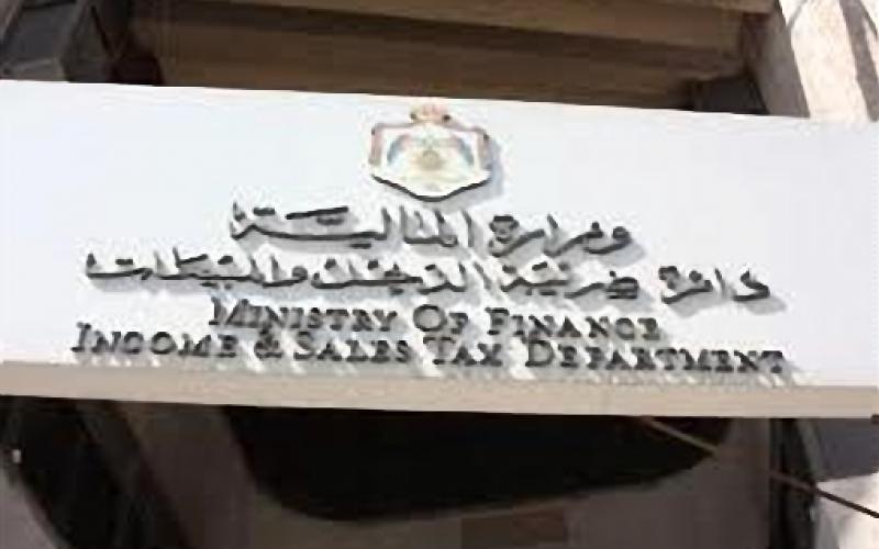 الضريبة تطالب المطاعم الشعبية الالتزام بأسعار الوجبات