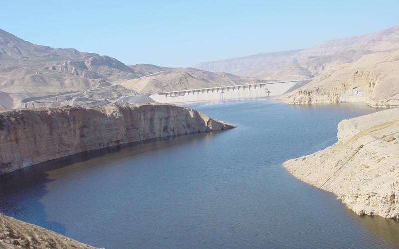 بحث إنشاء حفائر مائية تتسع لـ 150 ألف متر مكعب في البادية