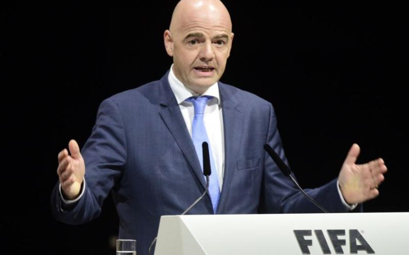 رئيس الفيفا يحضر نهائي المونديال في عمان