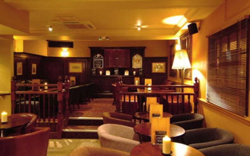 إغلاق 80 كوفي شوب ومطعم مخالفاً