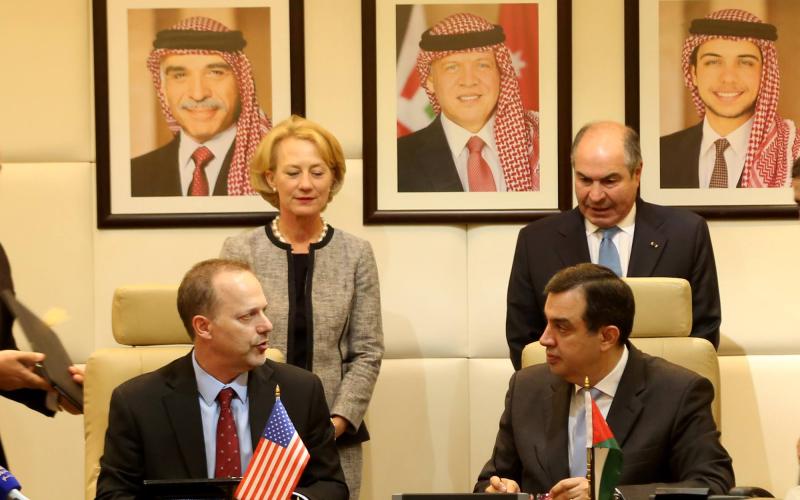 أكثر من 800 مليون دولار منح أمريكية للأردن