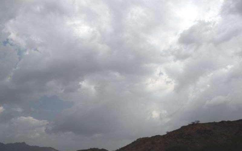 أجواء غائمة 