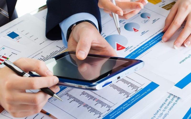 من أين تأتي الحكومة بإيرادات الموازنة الإضافية؟!