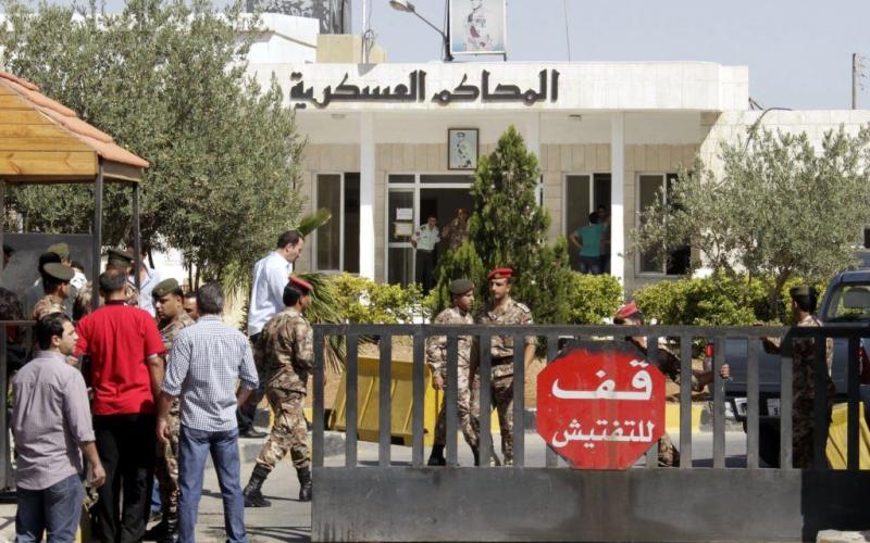 الأشغال الشاقة على 3 تجار مخدرات عرب