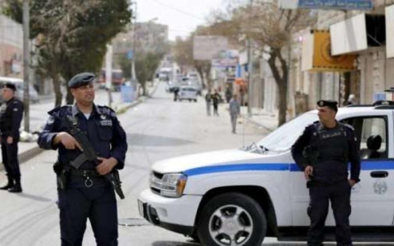 إصابة ضابطي أمن خلال مداهمة