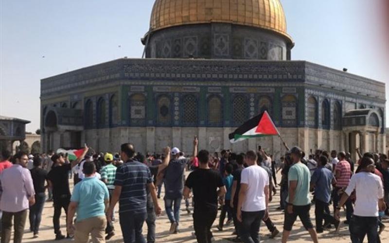 الآلاف يؤدون صلاة العصر في الأقصى