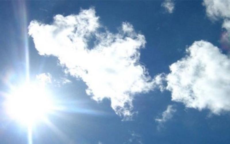 أجواء صيفية وكتلة حارة الجمعة