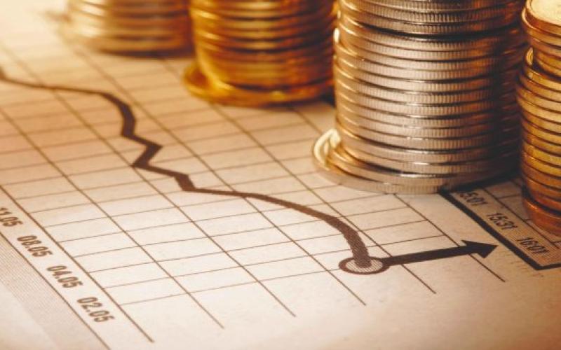 ارتفاع عجز الموازنة واستقرار الدين بنهاية آب