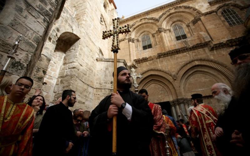 الملك يؤكد وصايته على مقدسات القدس ويندد بمصادرتها