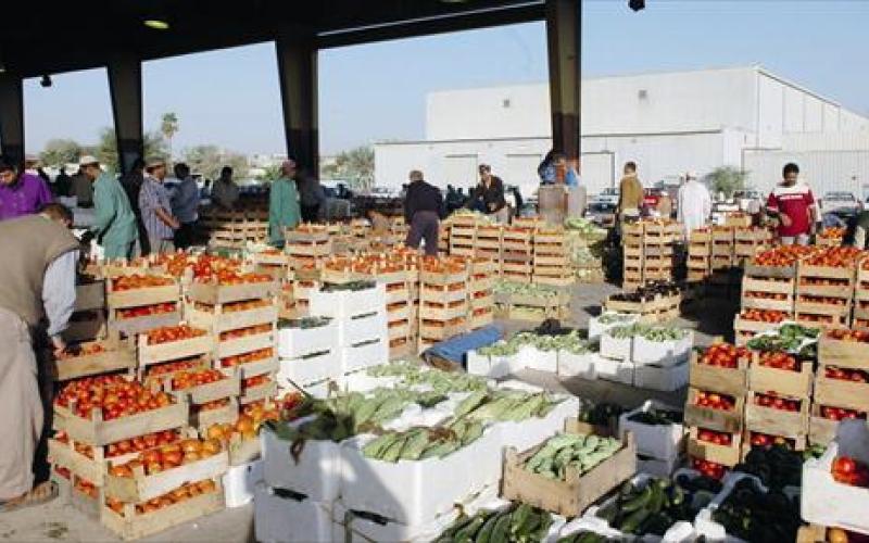 2385 طن خضار وفواكه ترد للسوق المركزي اليوم