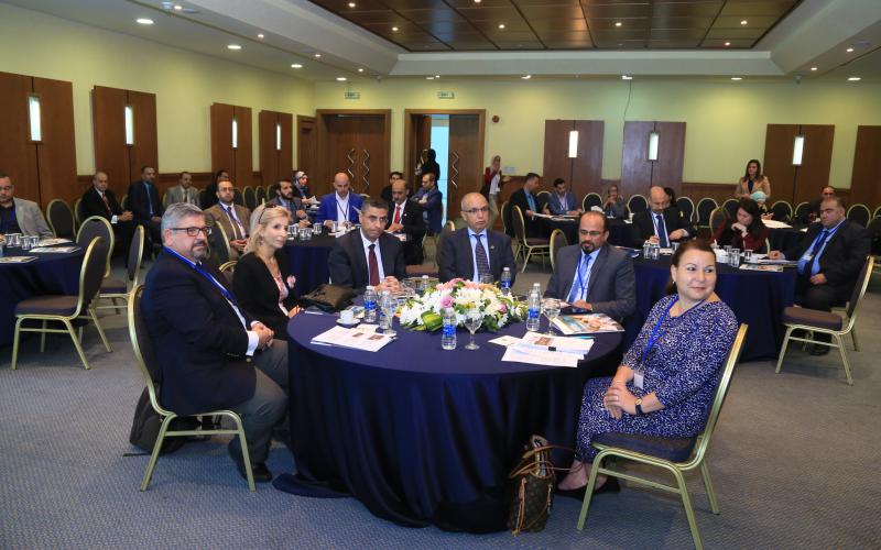 خبراء يناقشون استراتيجيات التعليم العالي للتعلم في القرن الحادي والعشرين