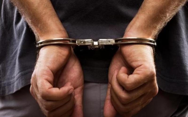 توقيف ولي أمر طالب اعتدى على معلم في مدرسة محمد بن القاسم