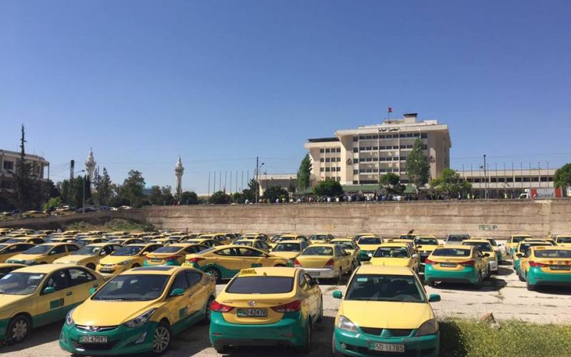 سائقو تكاسي يضربون عن العمل