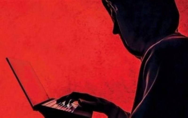 إحذروا .. برنامج يراقبكم عبر تويتر وفيسبوك