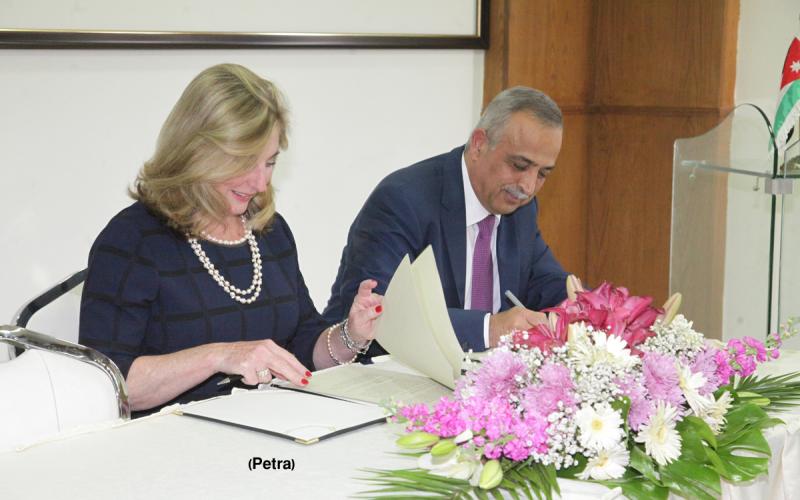 اتفاقيتان لإنشاء مطار ومركز لوجستي في المفرق