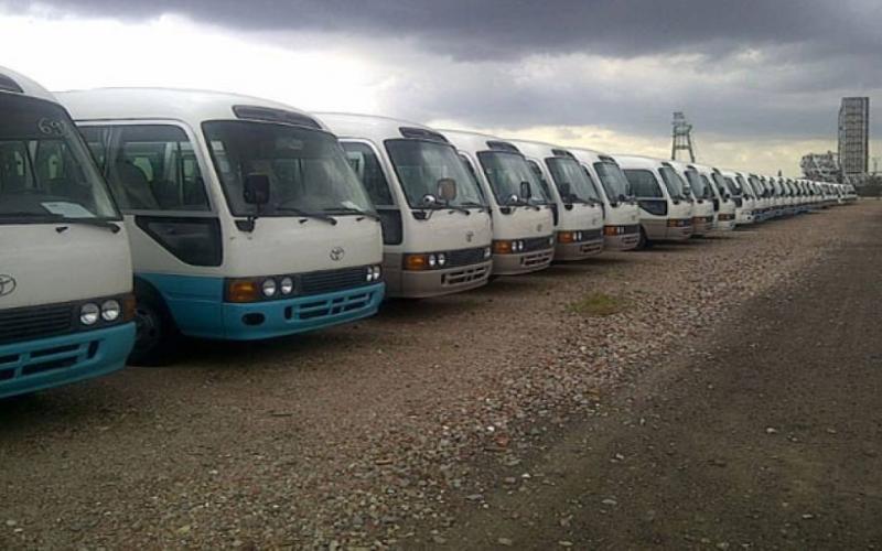 اعتصام لأصحاب حافلات العمومي في عجلون وعنجرة وكفرنجة