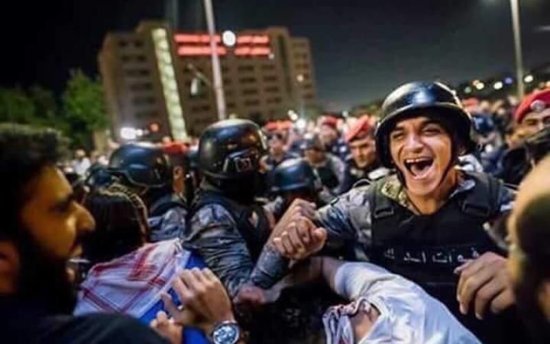 هل يعود المحتجون الى المنازل بعد تغيير الحكومة؟