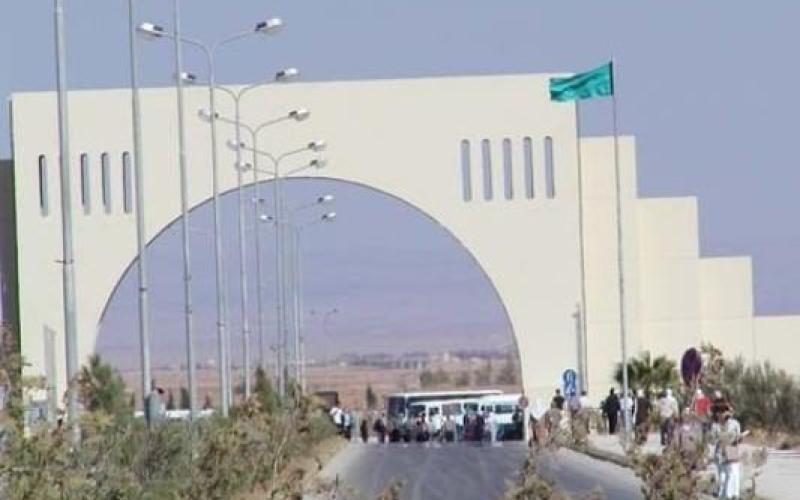 طلبة آل البيت يلوحون بالتصعيد، وادارة الجامعة تؤكد السير بتنفيذ مطالبهم