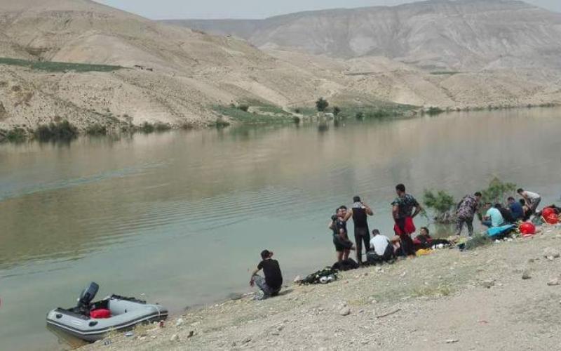 دعوة للابتعاد عن السيول.. ومحافظ اربد يغلق طريق الغفر