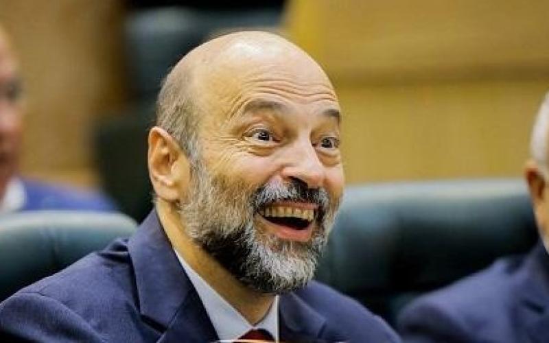 الرقب لـ"الرزاز": ابتسامتك اليوم عريضة ... وهناك العديد من المطيعين