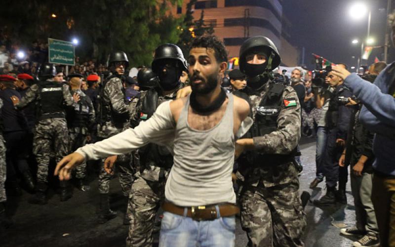 «واشنطن بوست»: حراكٌ شبابي لم يشهده الأردن من قبل..