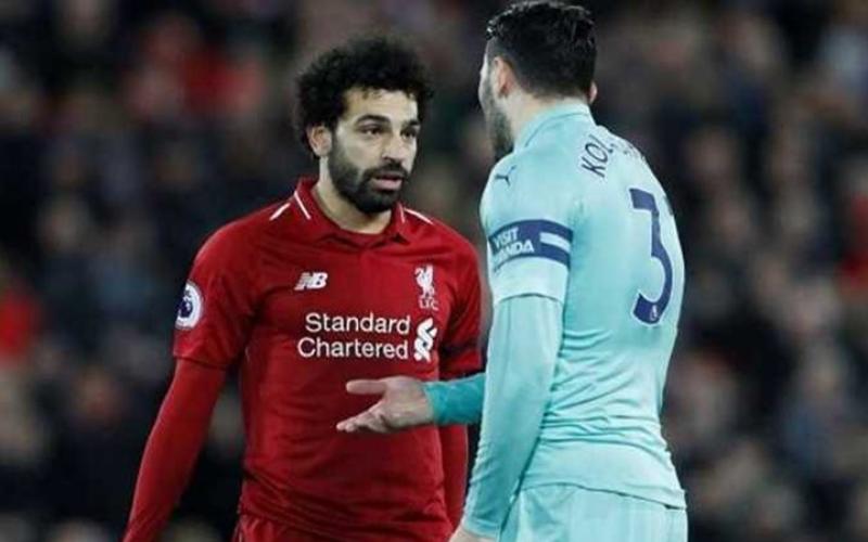 مشادات كلامية بين صلاح وقائد أرسنال (شاهد)