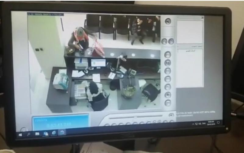 تفاصيل السطو على بنك الاسكان: ملثم استخدم مسدس صوت وسلب مبلغ 9 الاف دينار