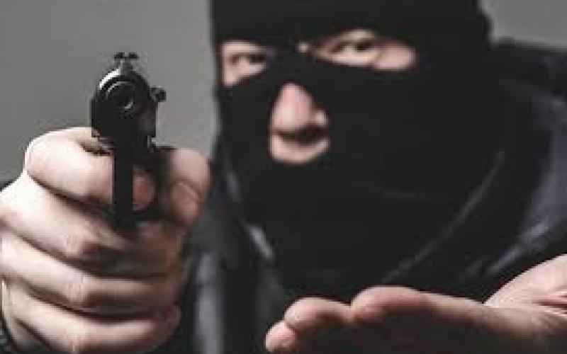 سطو على بنك قرب جسر ماركا والبحث الجنائي يضبط الفاعل