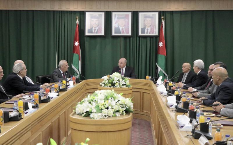 رئيس مجلس الاعيان فيصل الفايز ان مواقف الاردن تجاه سوريا واضحة وثابتة