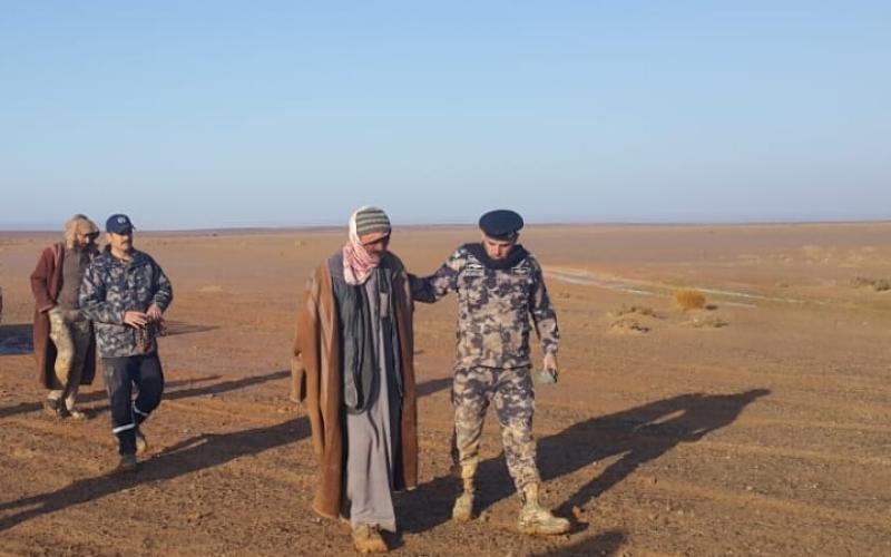 الدفاع المدني ينقذ (7) أشخاص مفقودين في منطقة الحسا