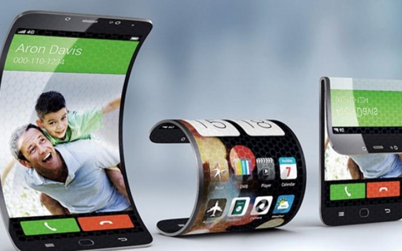 سامسونغ تكشف عن هاتف بشاشة قابلة للطي.. هذا سعره