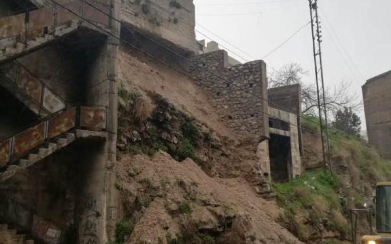 إخلاء منزل في جبل الجوفة