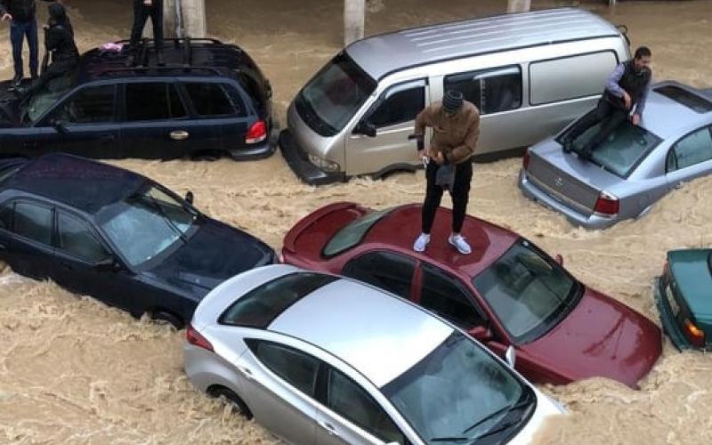 غرق شوارع في وسط البلد عمان (فيديو)